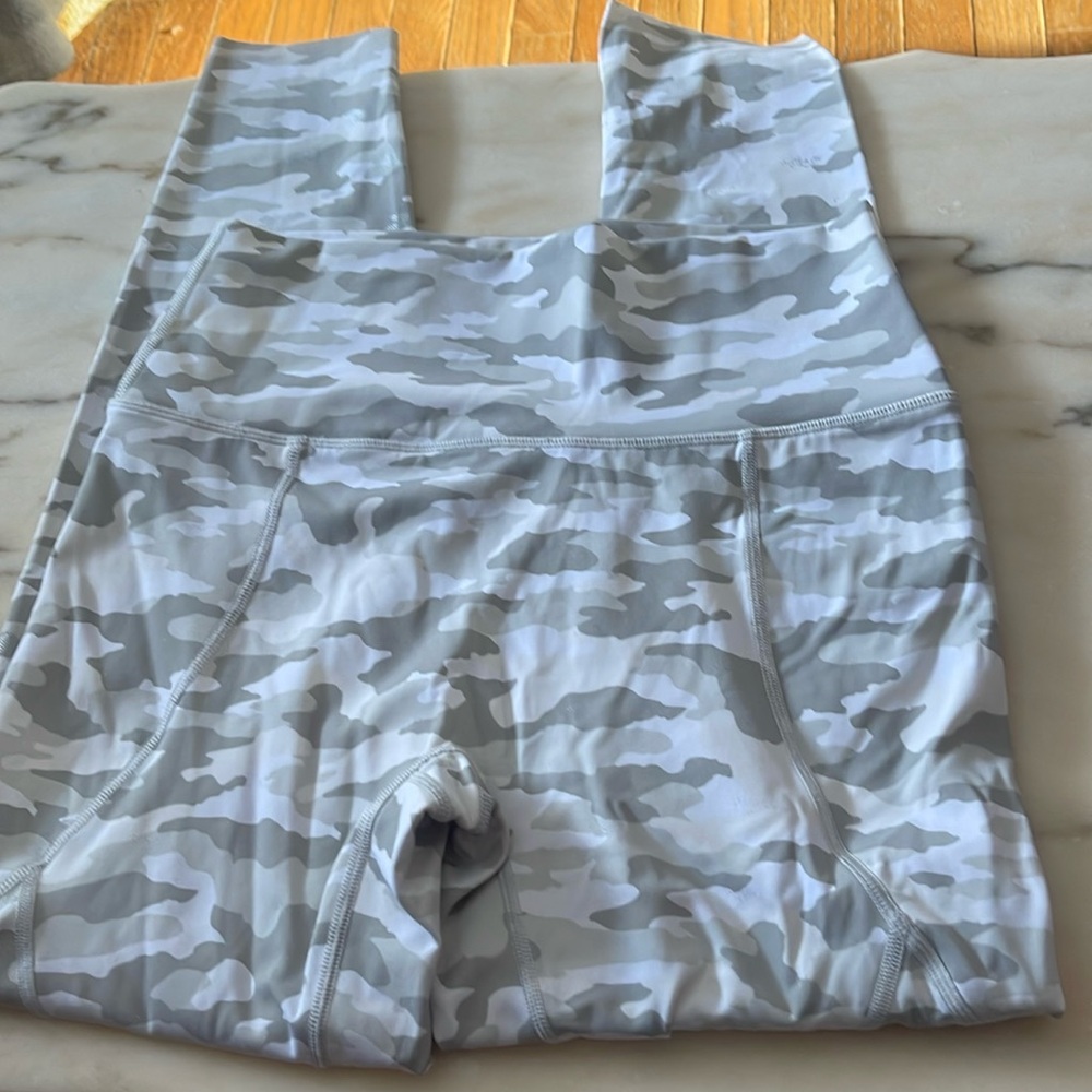 Aerie large white grey camo pants